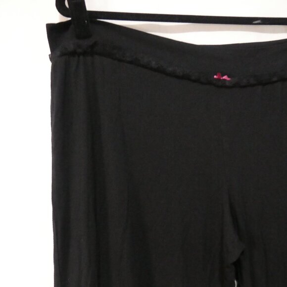 LA SENZA LINGERIE | large | Black Leggings With Pink Bow | *Bleach Spots On Leg - Picture 3 of 15